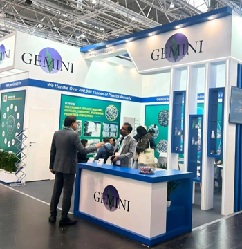 BOLD MARCOM DESIGNERS team collaborating on projects